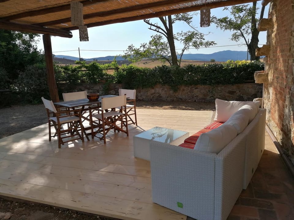 Patio, Dining area