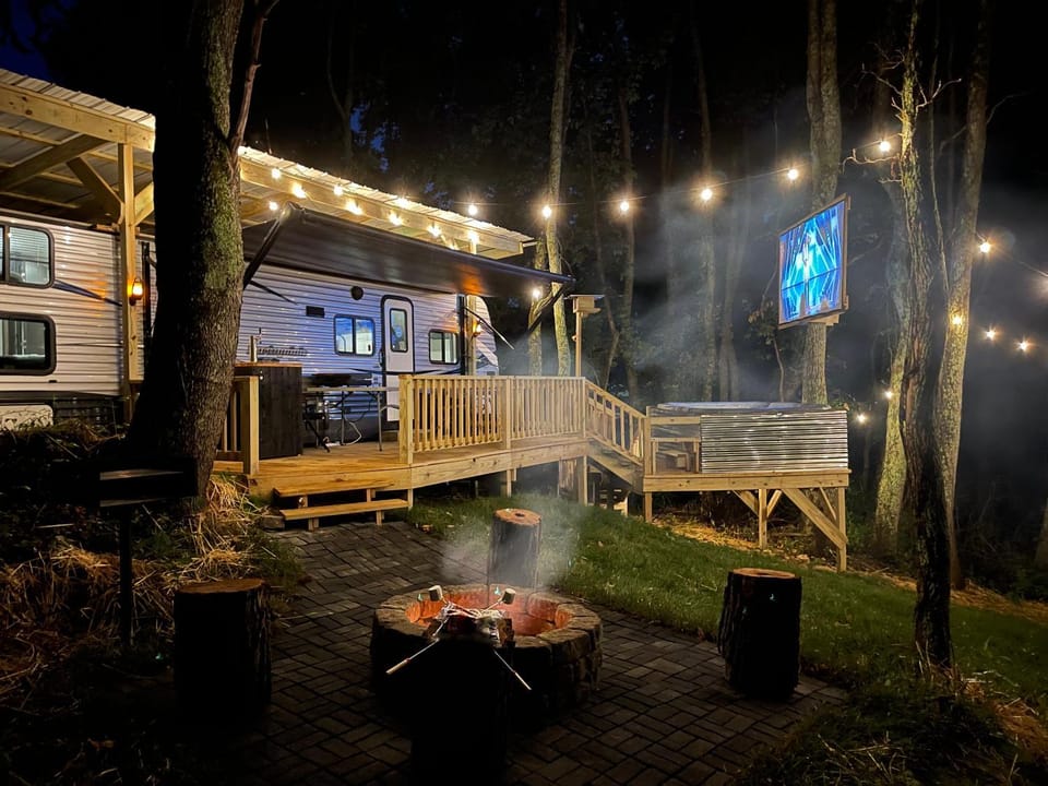 Patio, Hot Tub, flat iron
