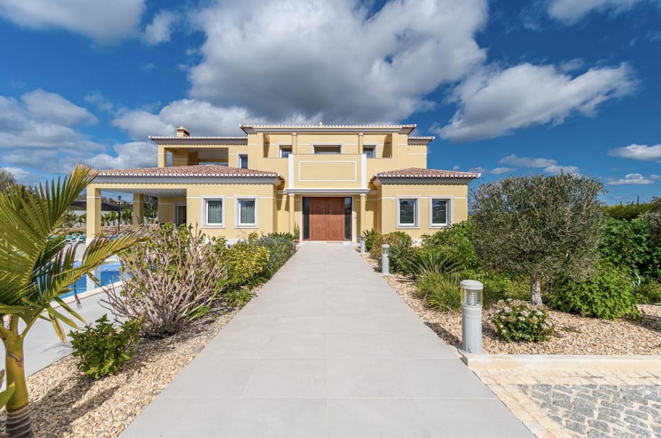 Property building, Spring, Garden