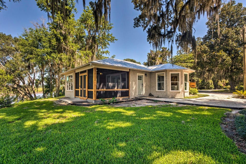 Dock, Altamaha River Access! Angler's Paradise House in Darien