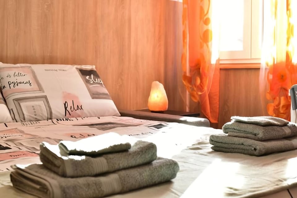 Bed, Photo of the whole room