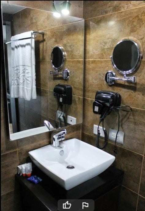 Shower, Bathroom, heating