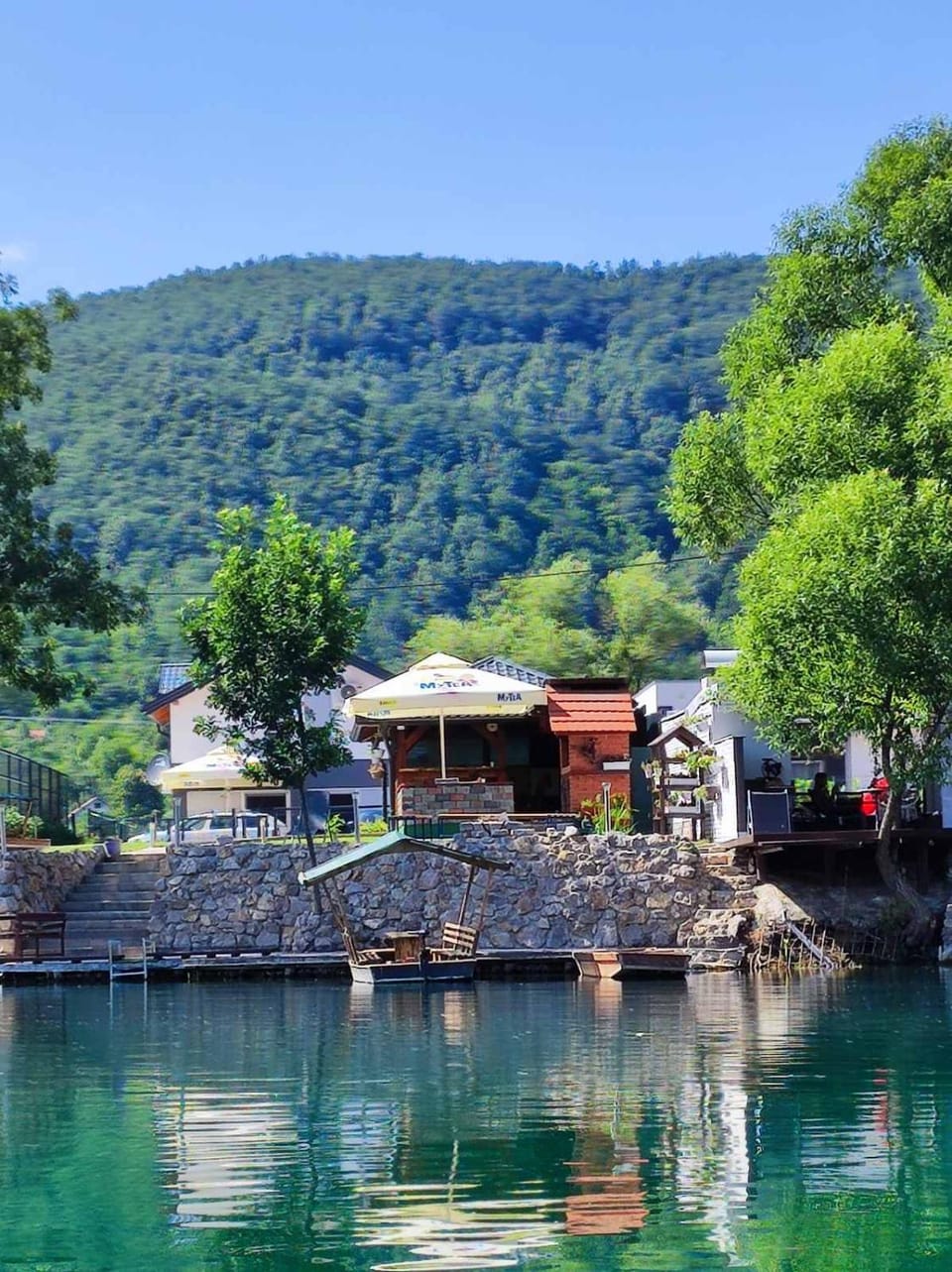 Neighbourhood, Natural landscape, River view