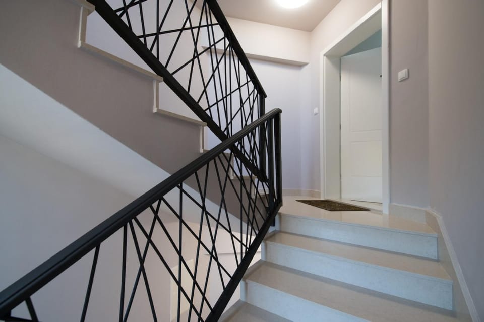 Elegant & Spacious 110m2 Luxury Apartment with 3BR & Pool at Čiovo - Villa Fiorentini Apartment in Okrug Gornji