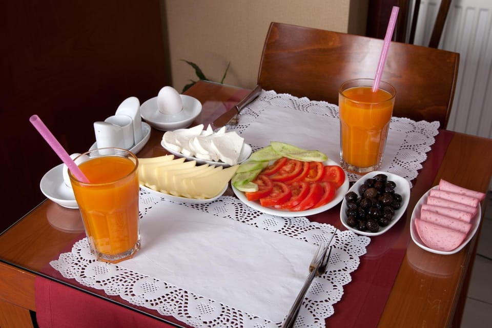 Dining area, Food, Breakfast