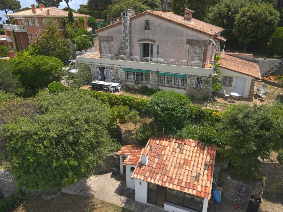 Large Panoramic Villa Retreat Villa in Villeneuve-Loubet