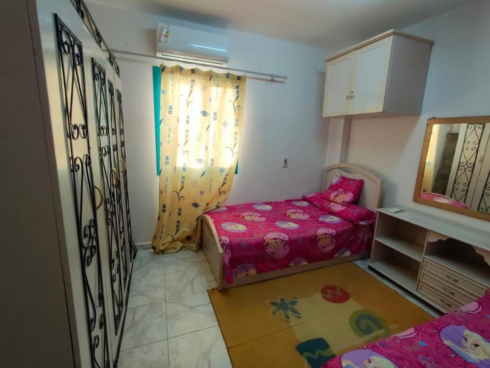 Bed, Living room, Photo of the whole room, Bedroom
