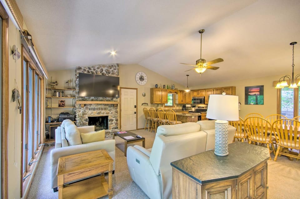 Boat Dock! Lakefront Group Getaway in Eldon House in Lake of the Ozarks