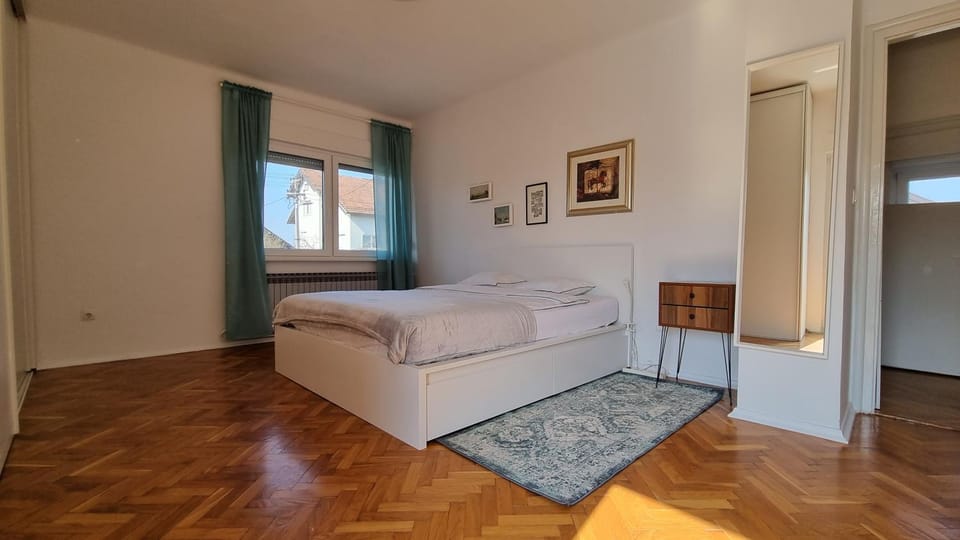 Charming Cottage w Terrace House in City of Zagreb