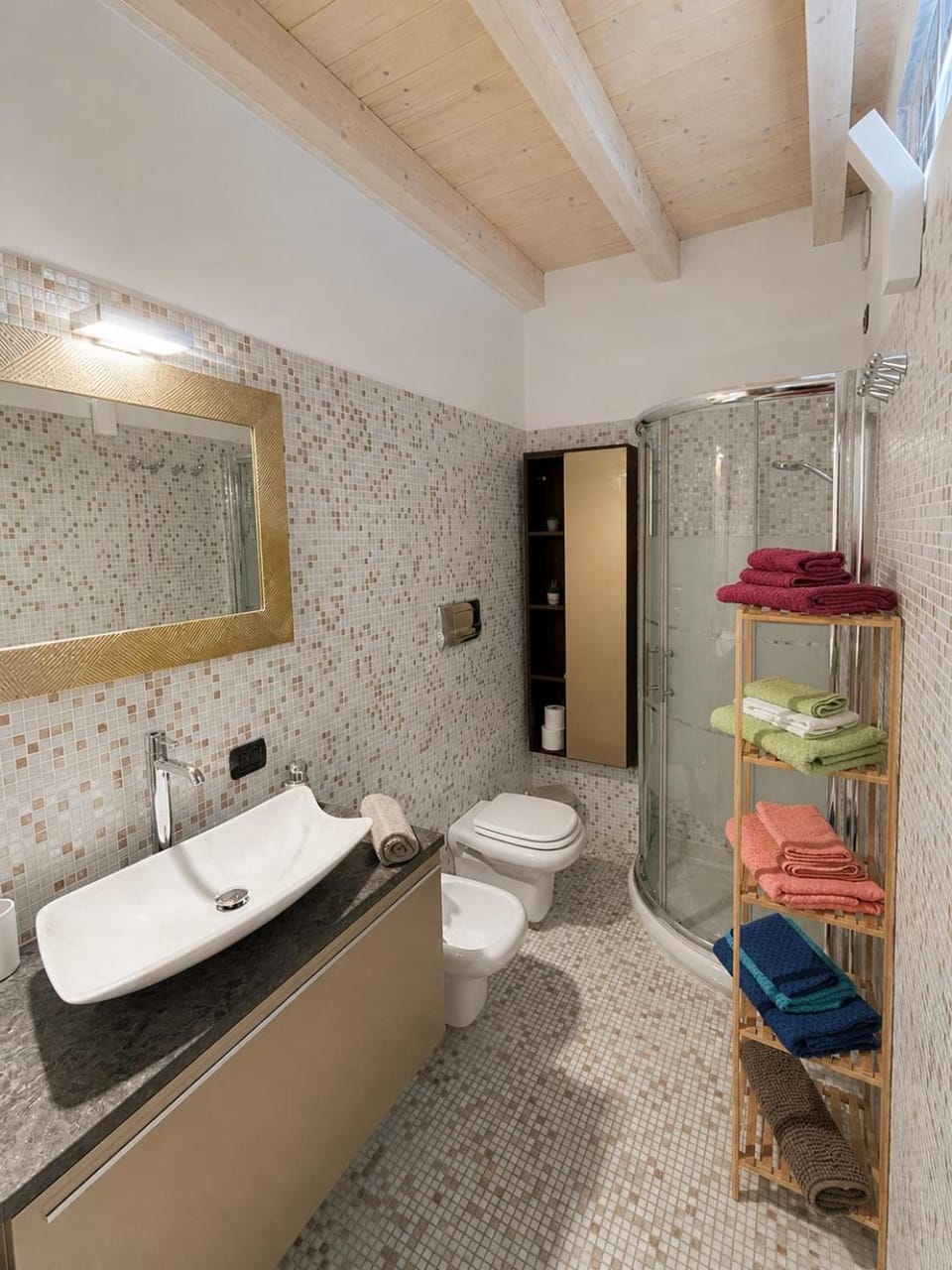Rossi Lake Family - Steps from Lake & Ferry Apartment in Bellagio