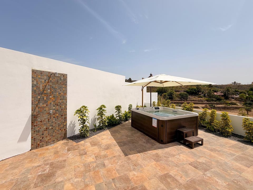 Casa Cueva La Herencia, jacuzzi privado y vistas House in Abona