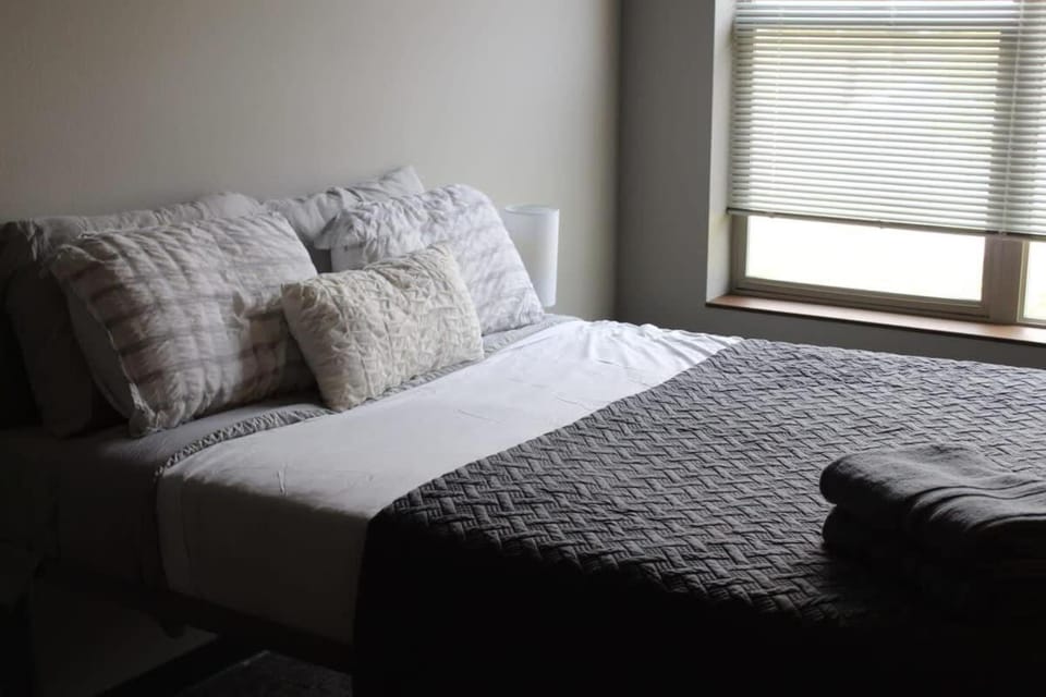 Spacious 2BR Suite Plus Patio Near Iowa State Apartment in Ames