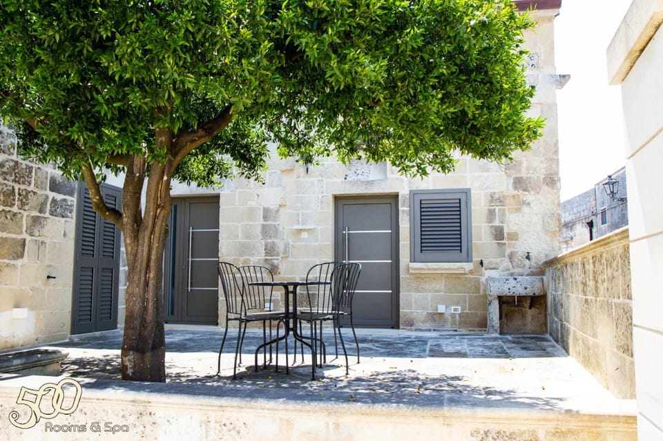 Patio, Facade/entrance