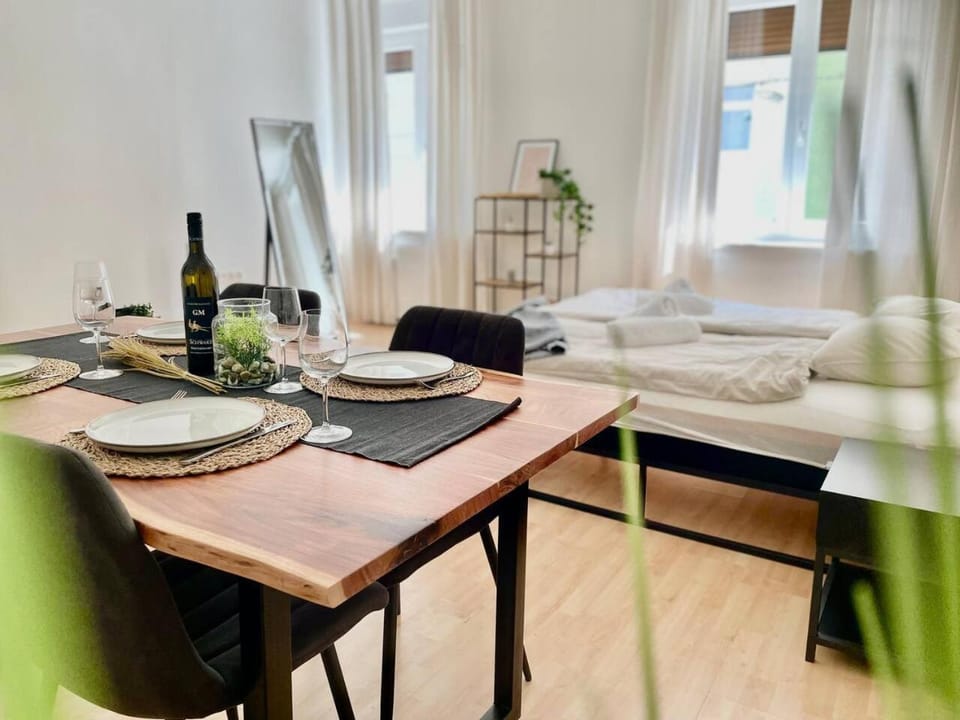 NOOR - Central Comfy Apartment - Self Check-in Apartment in Graz