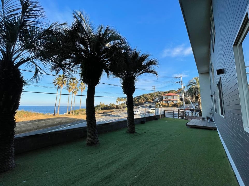 Property building, Day, Natural landscape, Balcony/Terrace, Sea view