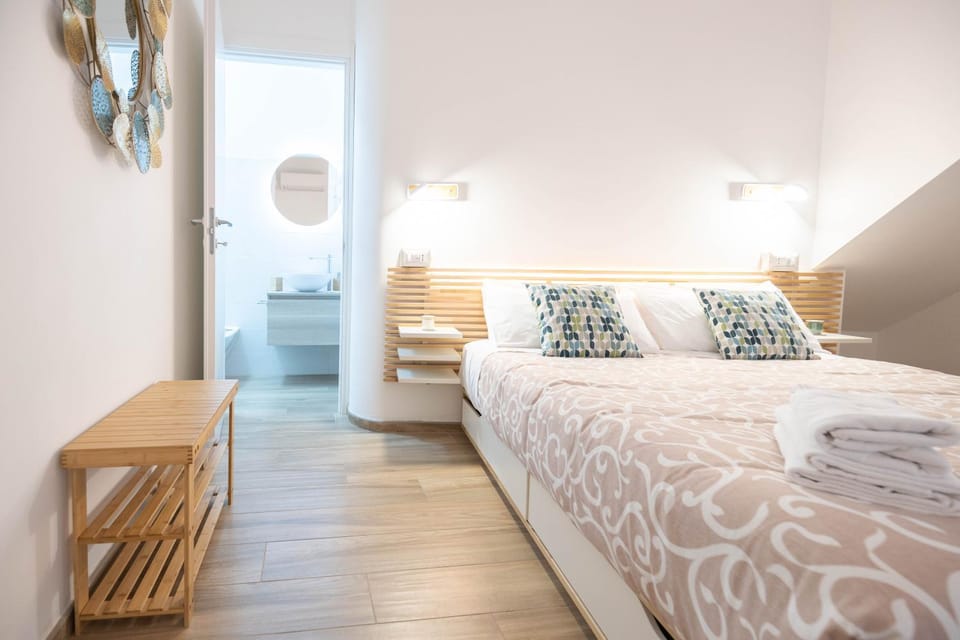Bathroom, Bedroom