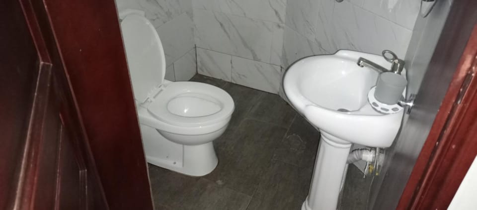Toilet, Seating area