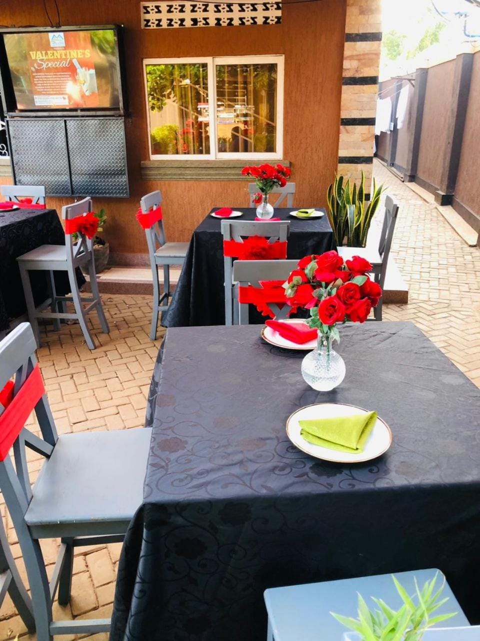 Restaurant/places to eat, Seating area