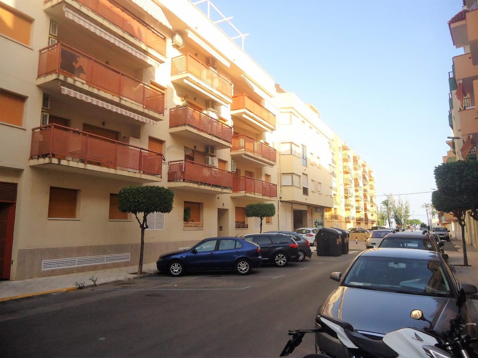 Property building, Facade/entrance, Off site