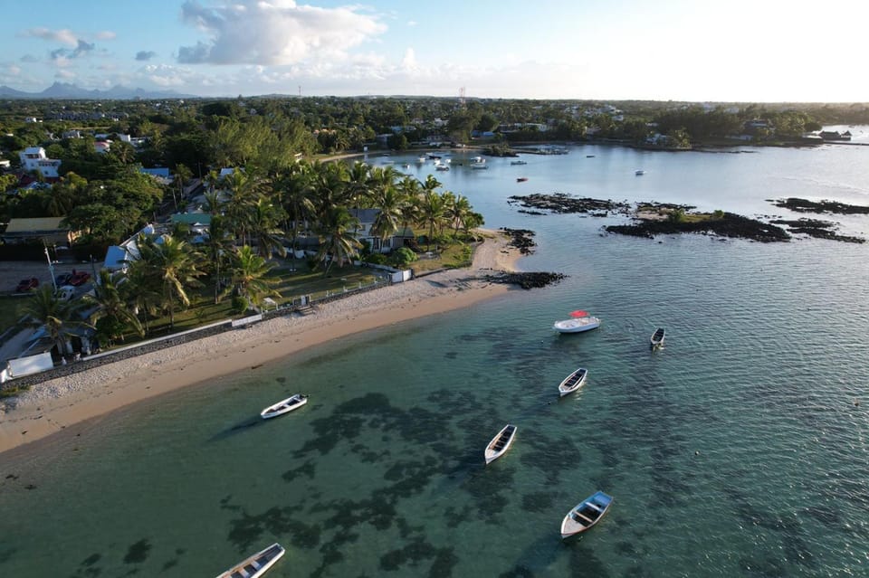 Property building, Bird's eye view, Beach