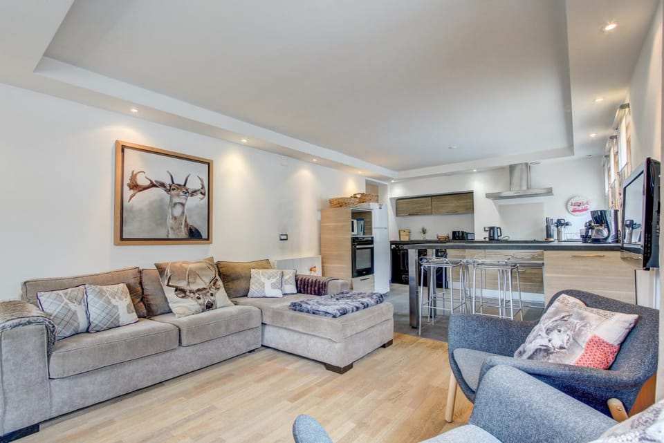 Communal lounge/ TV room, Living room