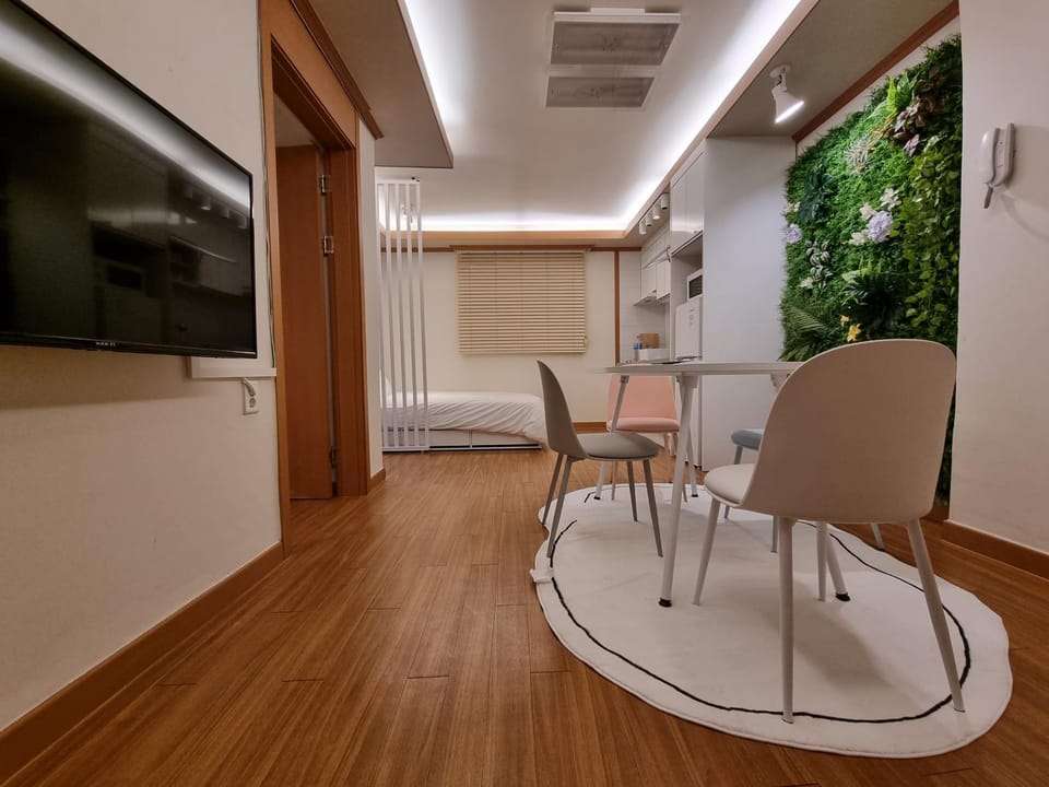 Complace H Villa in Seoul