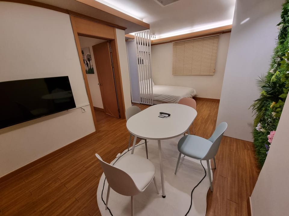 Complace H Villa in Seoul
