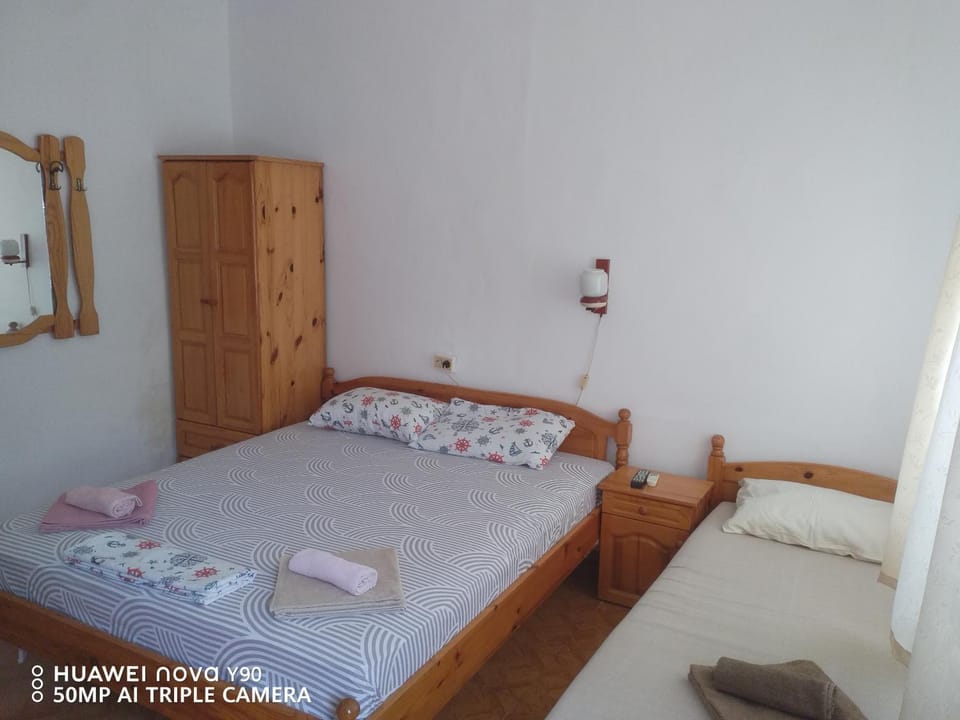 къща ЗДРАВЕЦ - Приморско с осигурено паркомясто Bed and Breakfast in Burgas Province