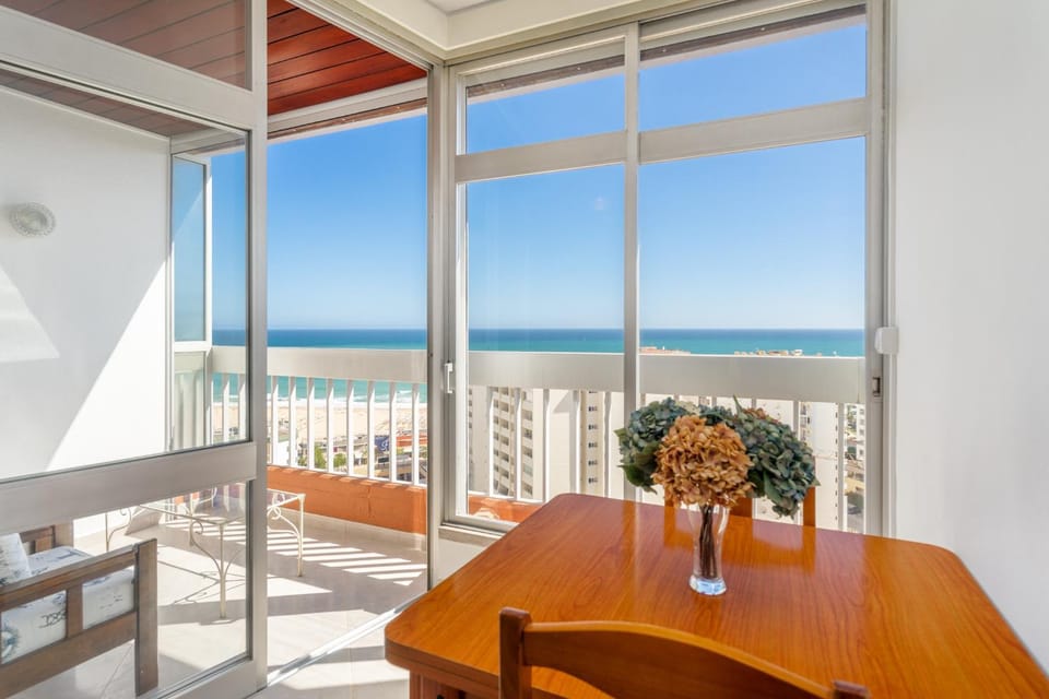 Natural landscape, Balcony/Terrace, Seating area, Dining area, Sea view