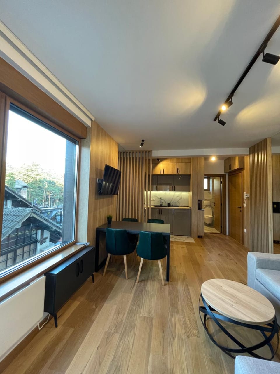 TV and multimedia, Seating area