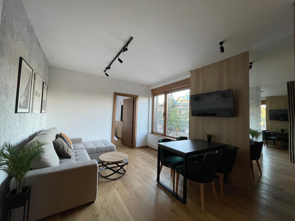 TV and multimedia, Seating area