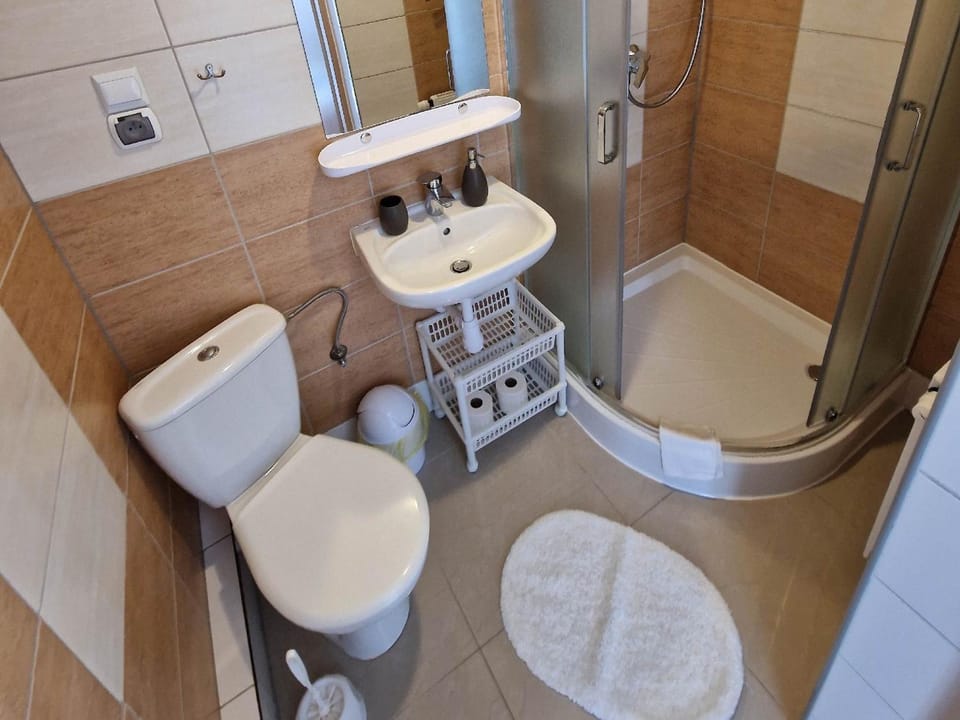 Shower, Toilet, Bathroom