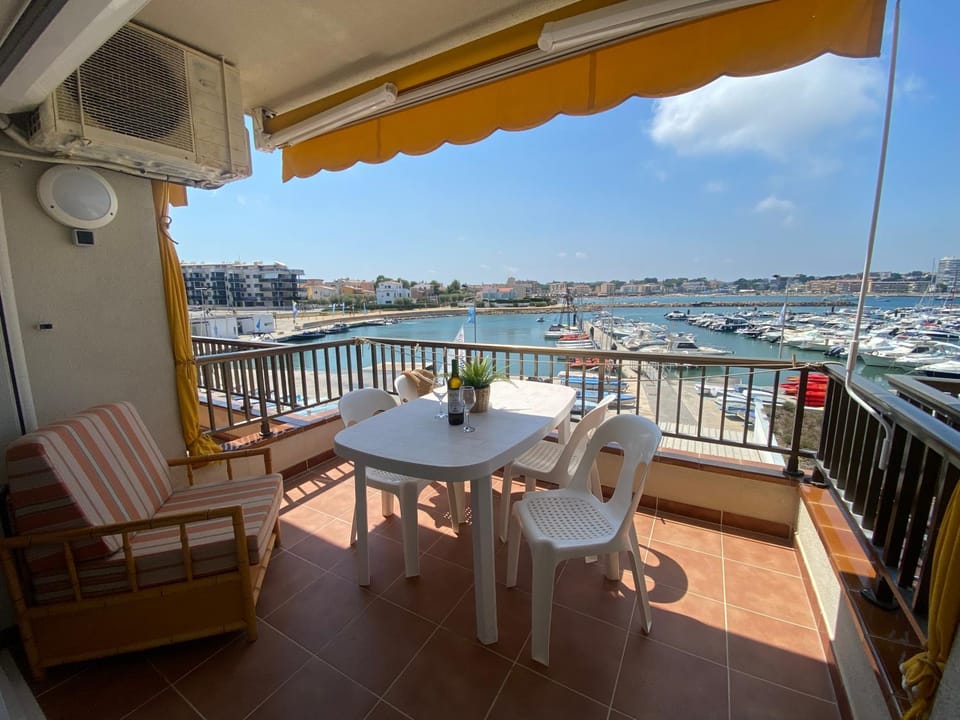 Natural landscape, Balcony/Terrace, Dining area, Sea view