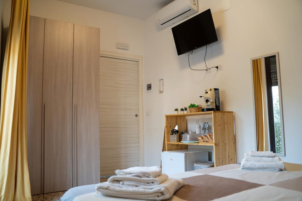 TV and multimedia, wardrobe, air conditioner
