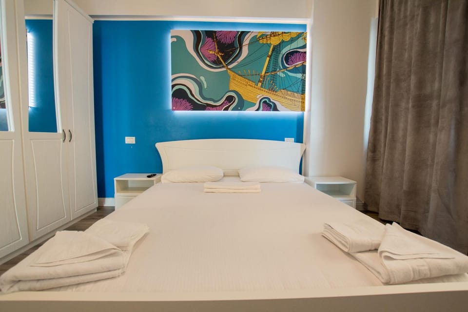 Blue Apartment by the Lake Apartment in Constanta
