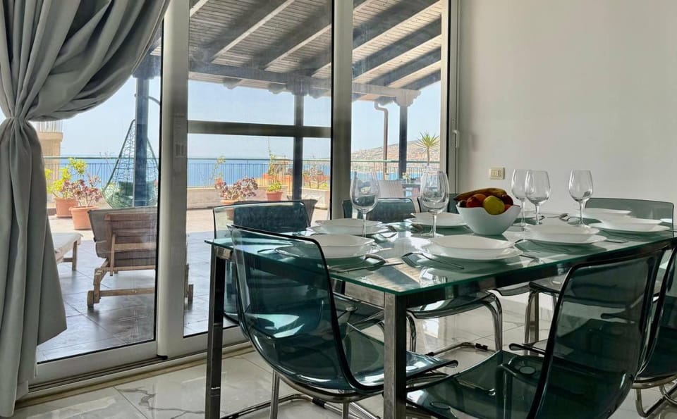 Balcony/Terrace, Living room, Seating area, Dining area, Sea view