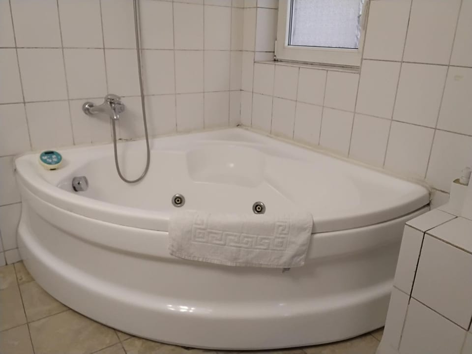 Bathroom, Bath