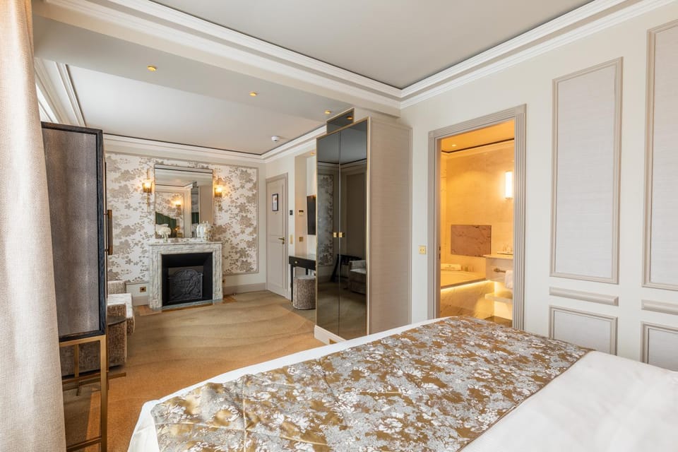 Living room, Photo of the whole room, Bedroom
