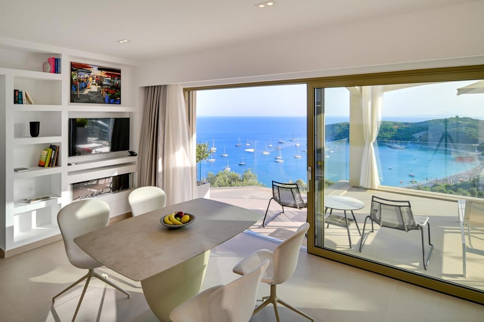 LIVINGHOME SUITES Bed and Breakfast in Peloponnese, Western Greece and the Ionian