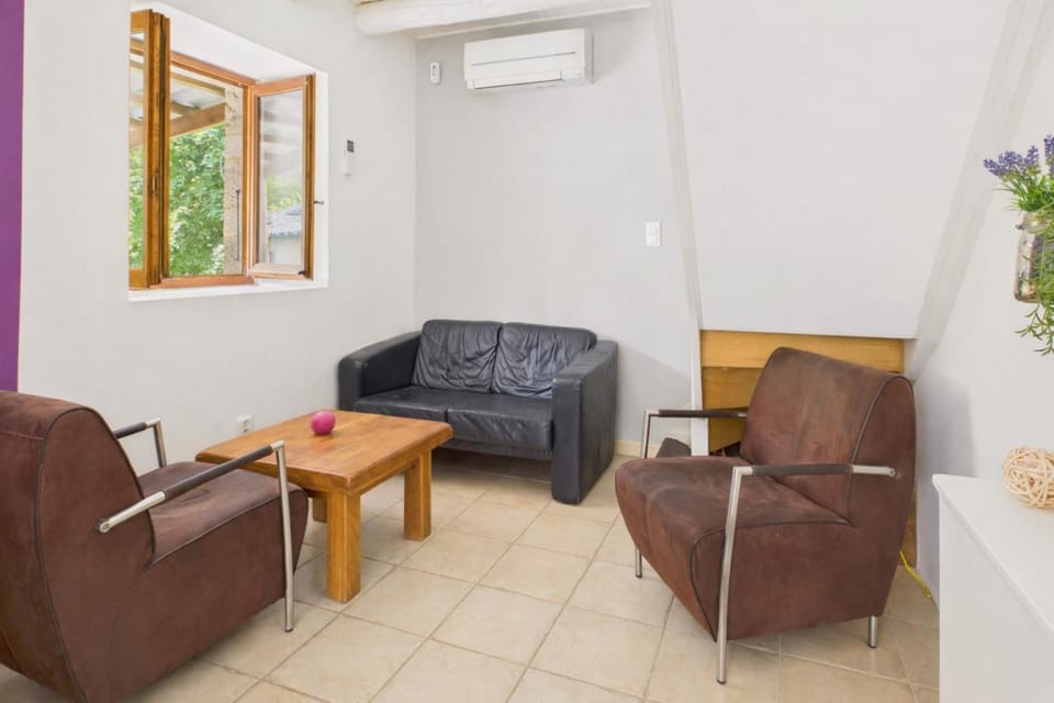 Living room, air conditioner