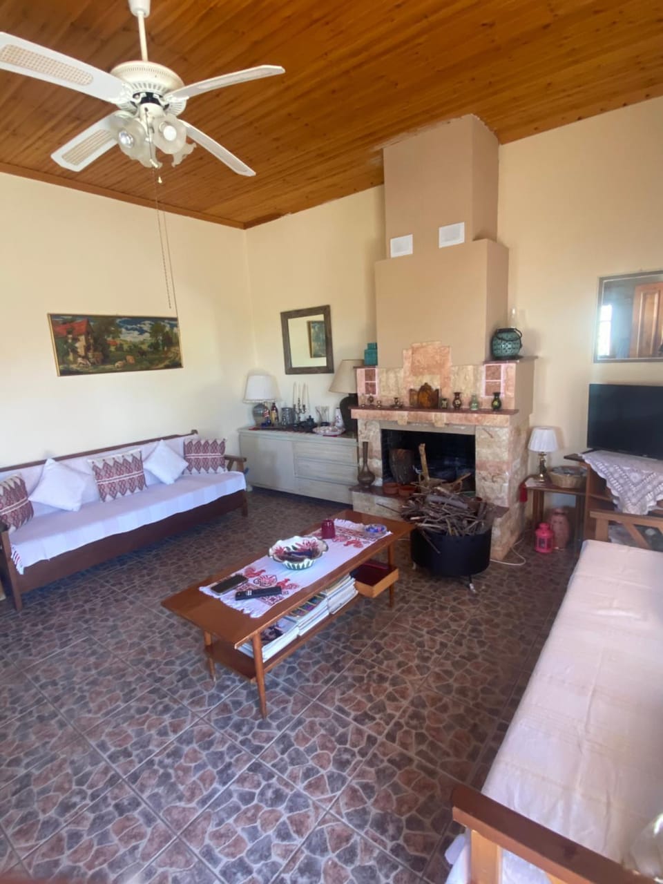 Communal lounge/ TV room, Living room
