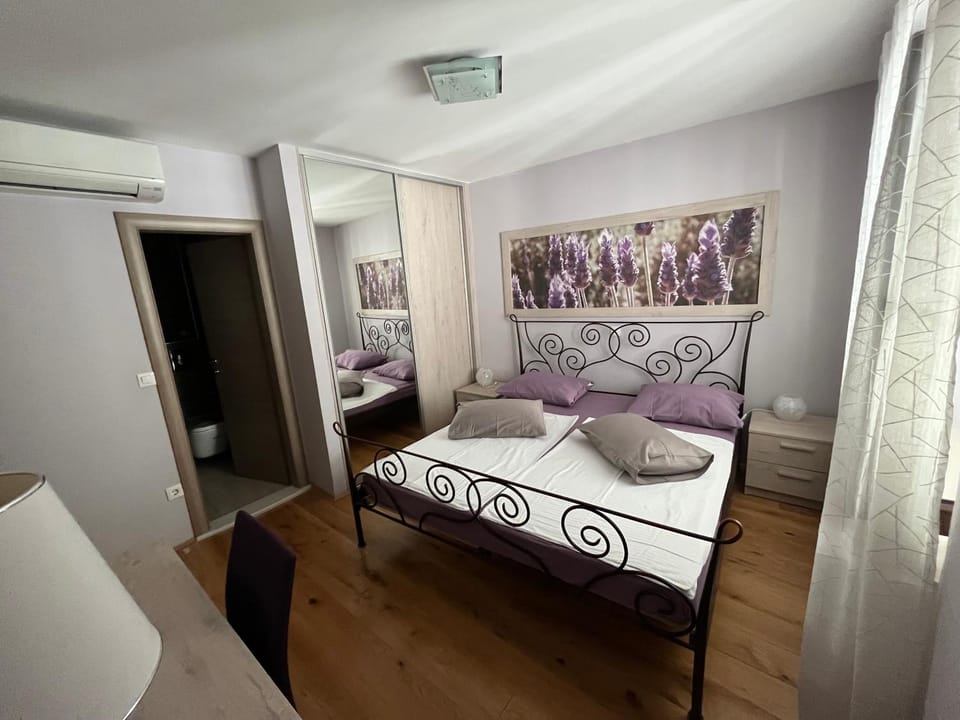 Bed, Bathroom, Bedroom