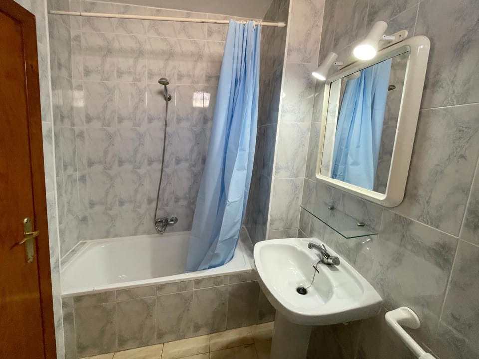 Bathroom, Bath