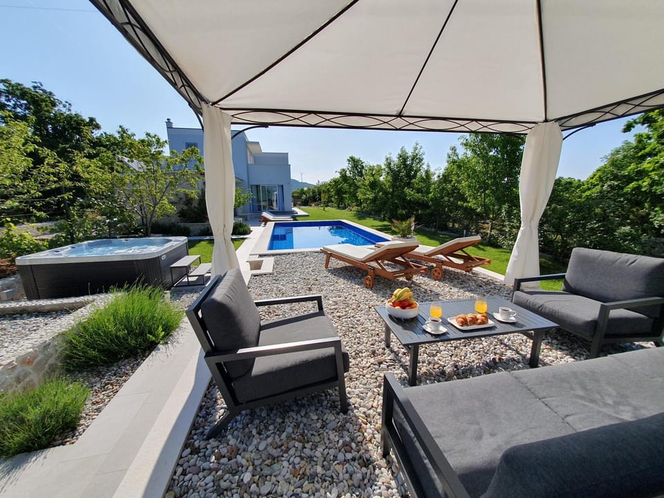 Little Getaway Villa in Split-Dalmatia County
