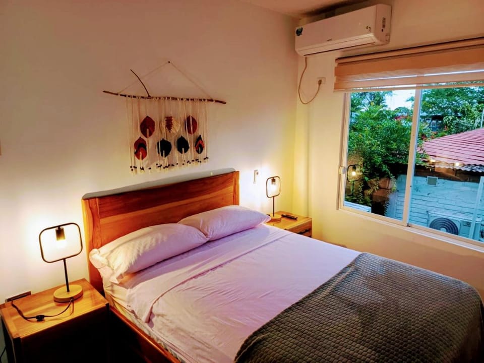 Café Madame Bed and Breakfast in Puerto Lopez
