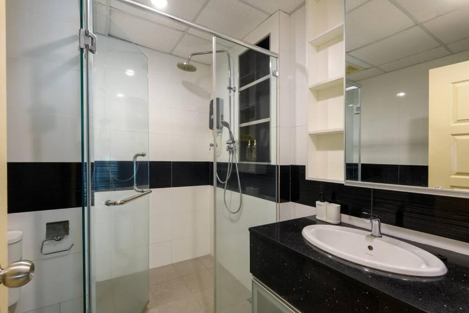 2R2B/Cosy House/1~8pax/Gurney/Mansion One Apartment in George Town