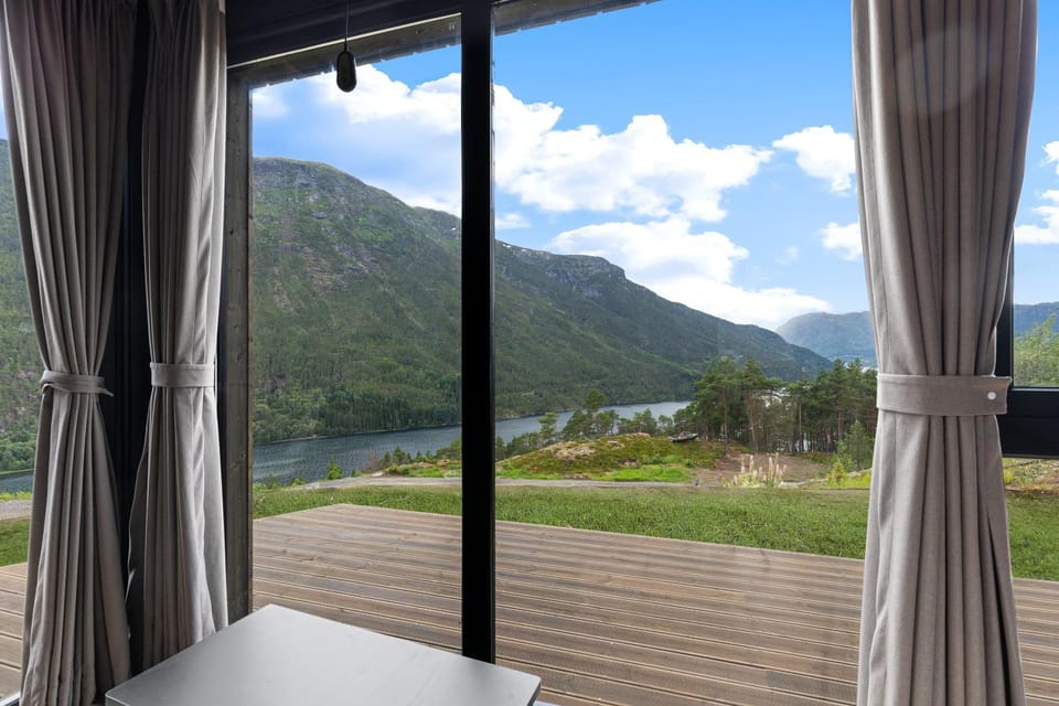 Garden view, Mountain view, Sea view