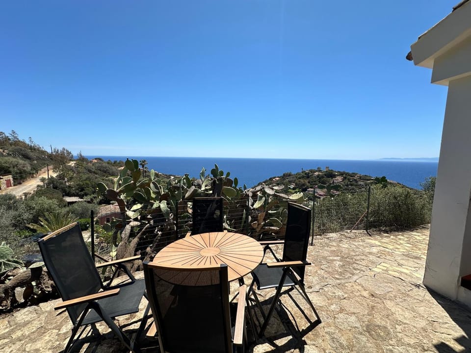 Villa Lyra - Private with Incredible Sea and Sunset Views with Hot Tub Villa in Sardinia