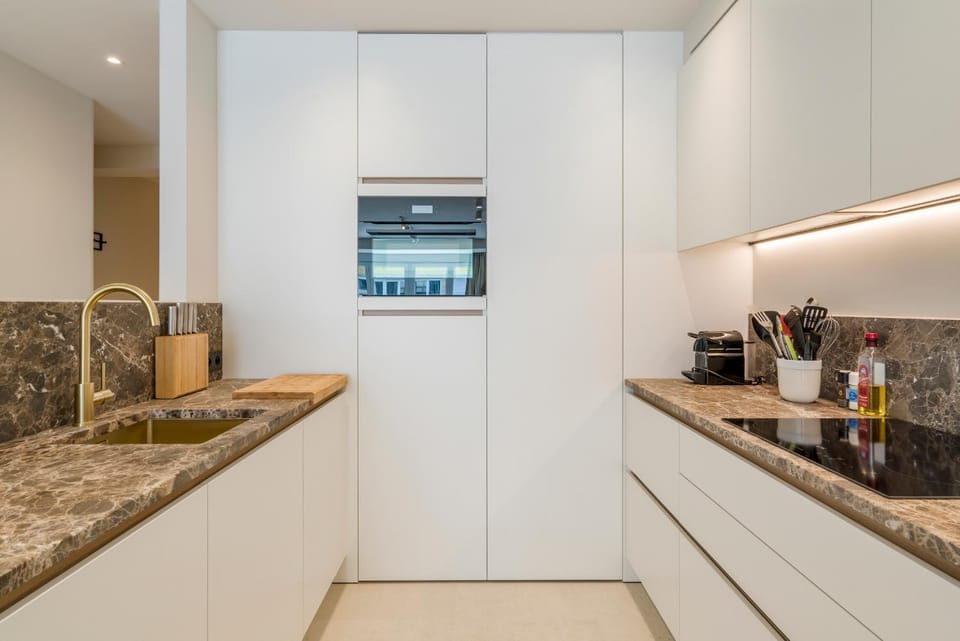Kitchen or kitchenette, Food and drinks, kitchen