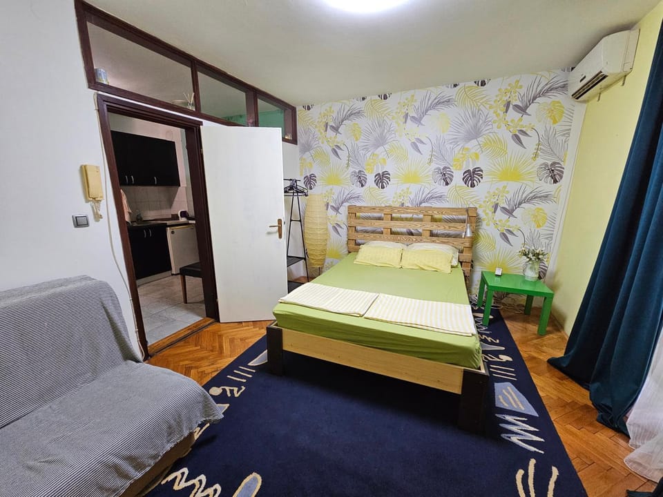 Apartman Yellow House Apartment in Novi Sad
